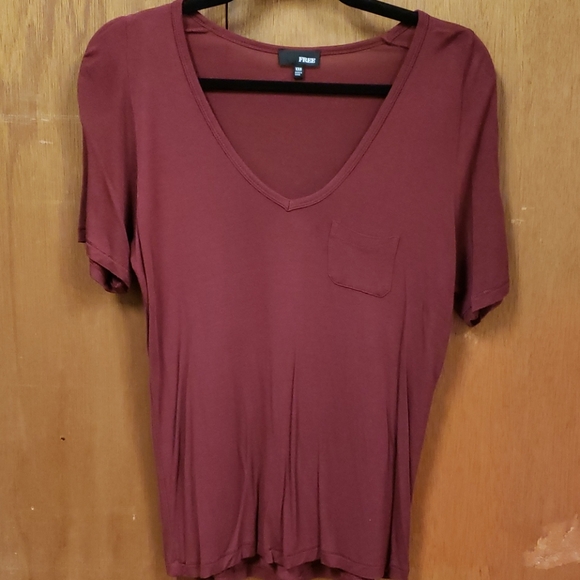 Aritzia Short Sleeve V Neck T Shirt